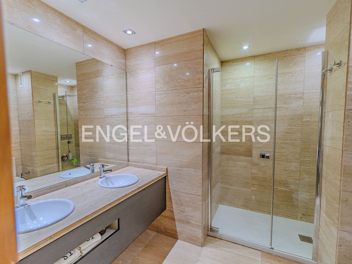 4 bedroom Penthouse for sale in Alicante / Alacant city with garage - € 1,080,000 (Ref: 9084292)