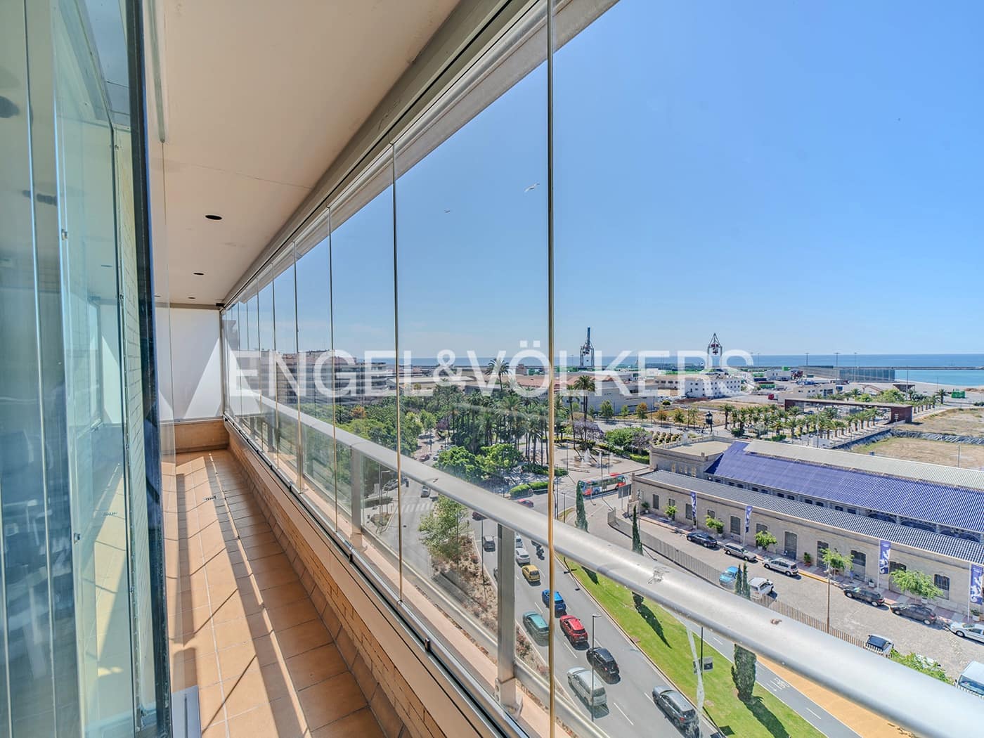 4 bedroom Penthouse for sale in Alicante / Alacant city with garage - € 1,080,000 (Ref: 9084292)