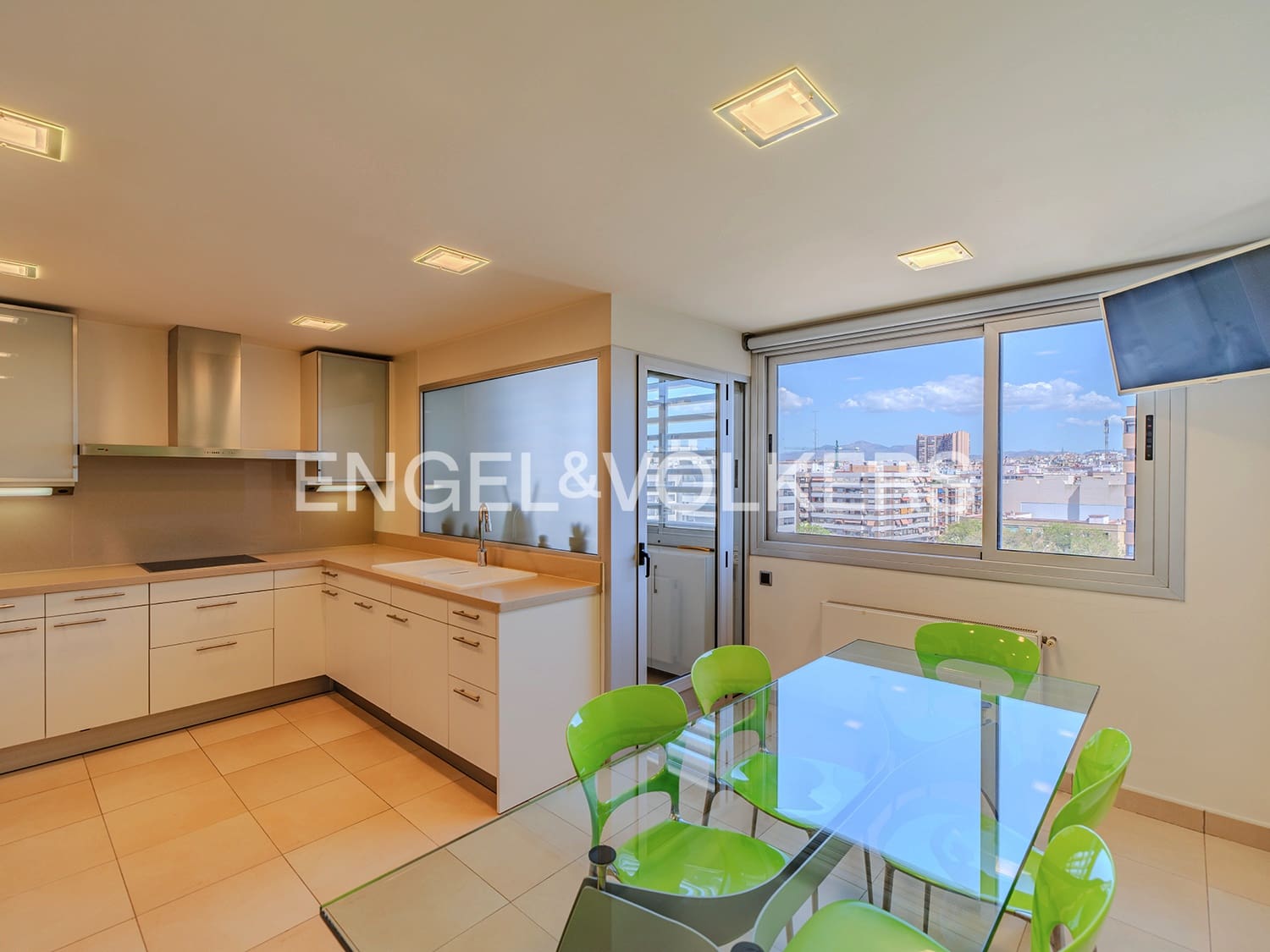 4 bedroom Penthouse for sale in Alicante / Alacant city with garage - € 1,080,000 (Ref: 9084292)