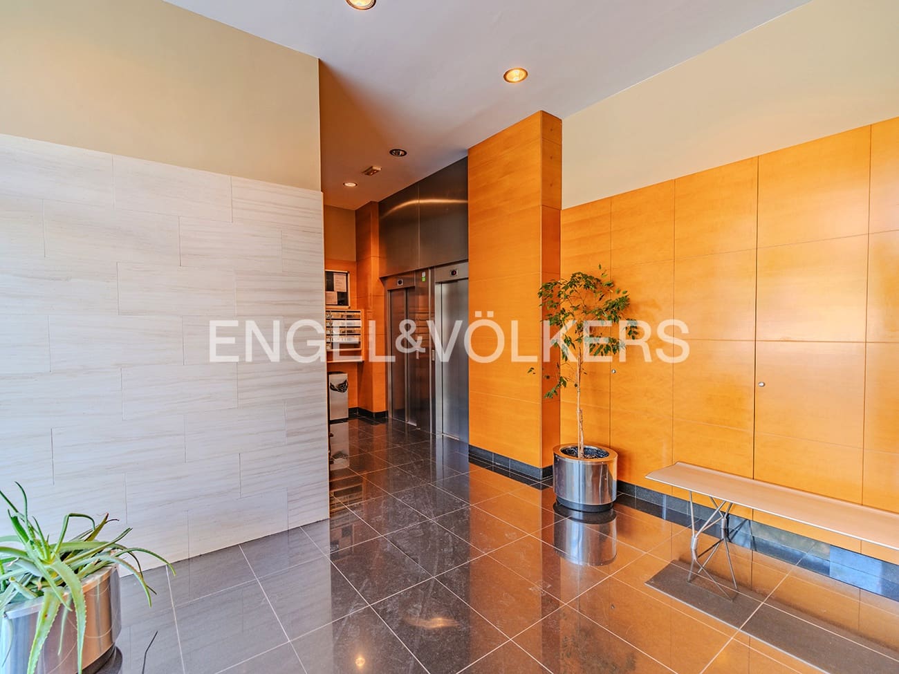 4 bedroom Penthouse for sale in Alicante / Alacant city with garage - € 1,080,000 (Ref: 9084292)