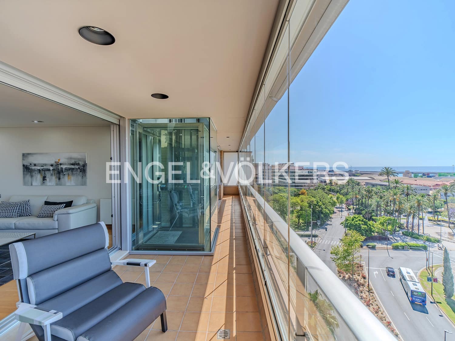 4 bedroom Penthouse for sale in Alicante / Alacant city with garage - € 1,080,000 (Ref: 9084292)