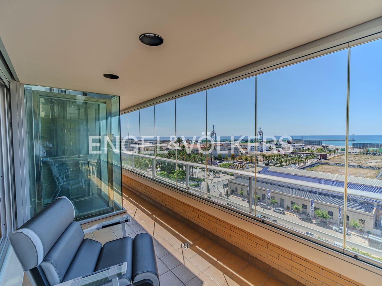 4 bedroom Penthouse for sale in Alicante / Alacant city with garage - € 1,080,000 (Ref: 9084292)