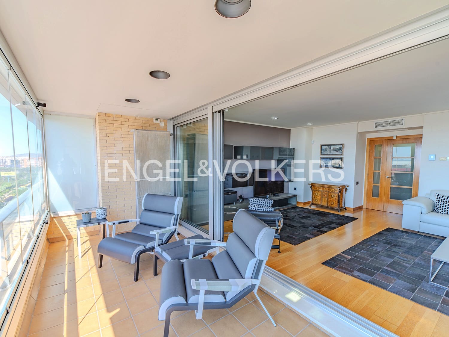 4 bedroom Penthouse for sale in Alicante / Alacant city with garage - € 1,080,000 (Ref: 9084292)