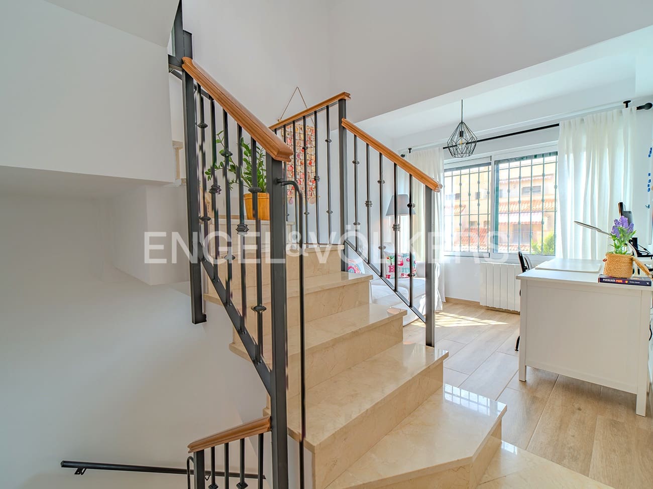 4 soverom Kjedet enebolig til salgs i San Juan de Alicante / Sant Joan d'Alacant med svømmebasseng garasje - € 550 000 (Ref: 9087131)