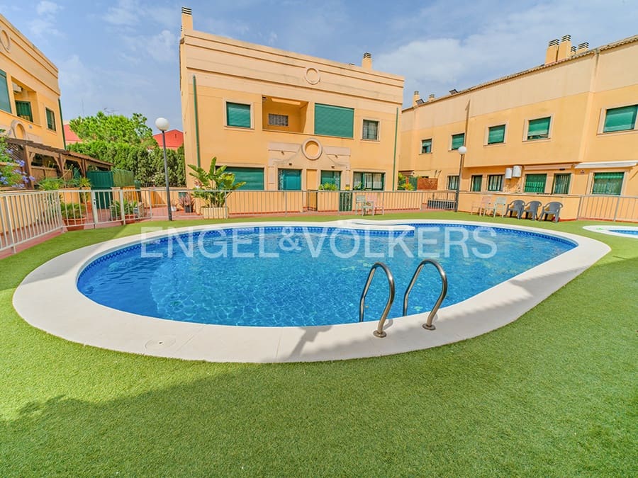 4 soverom Kjedet enebolig til salgs i San Juan de Alicante / Sant Joan d'Alacant med svømmebasseng garasje - € 550 000 (Ref: 9087131)