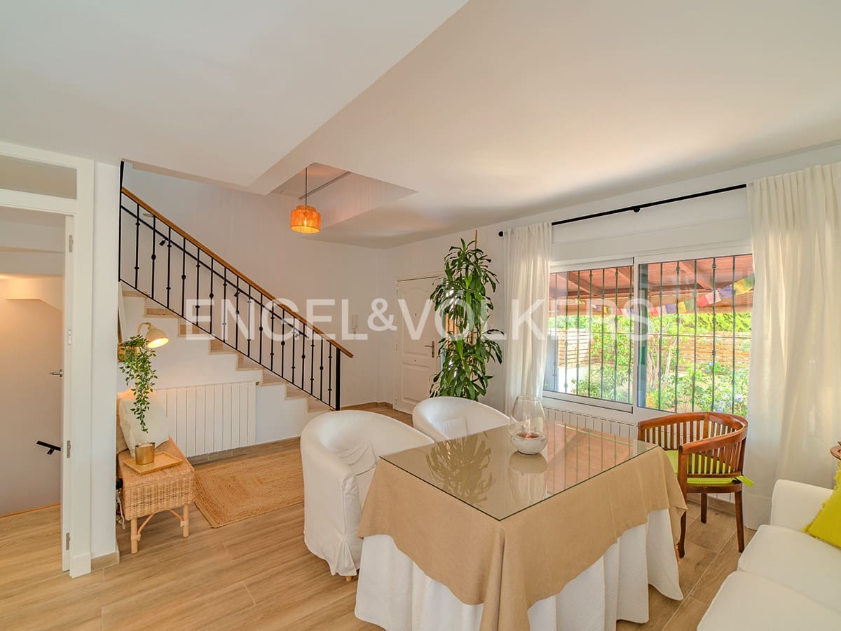 4 soverom Kjedet enebolig til salgs i San Juan de Alicante / Sant Joan d'Alacant med svømmebasseng garasje - € 550 000 (Ref: 9087131)