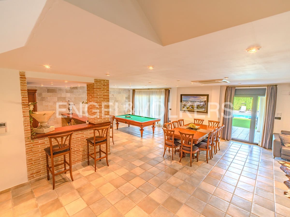 4 chambre Villa/Maison à vendre à Muchamiel / Mutxamel avec piscine garage - 899 000 € (Ref: 9114957)