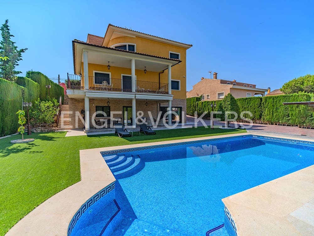 4 chambre Villa/Maison à vendre à Muchamiel / Mutxamel avec piscine garage - 899 000 € (Ref: 9114957)