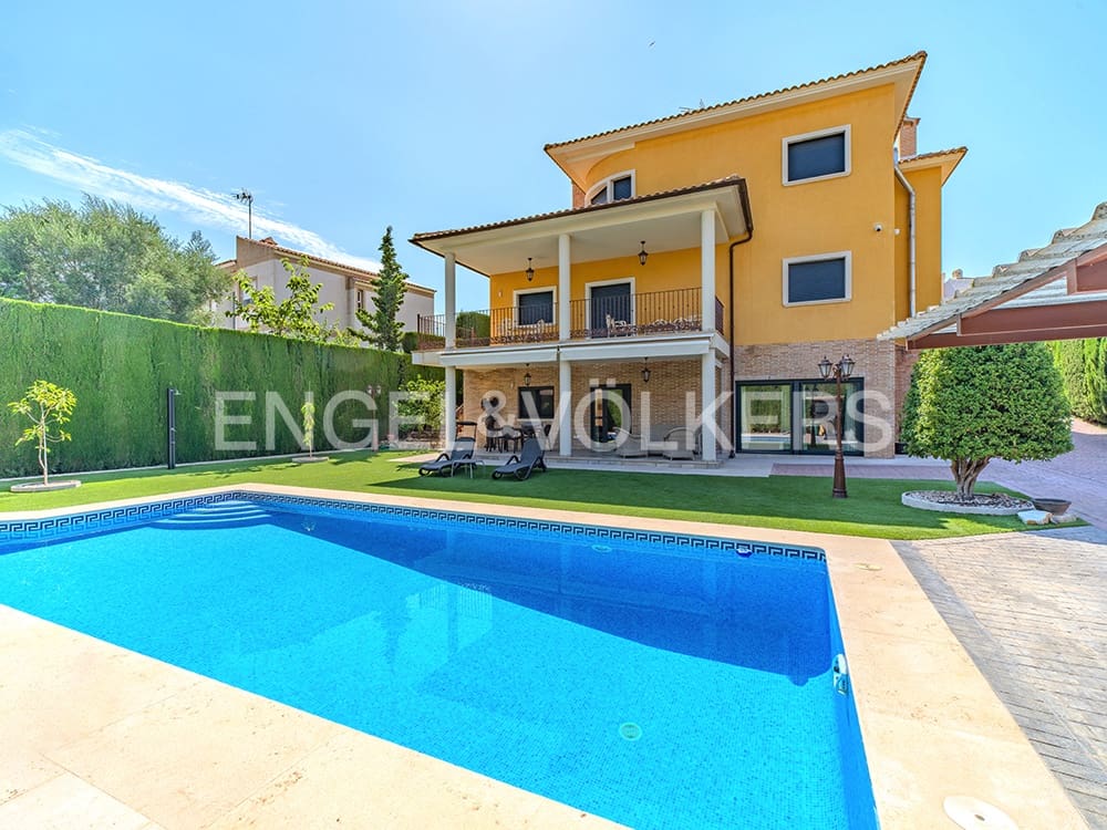 4 chambre Villa/Maison à vendre à Muchamiel / Mutxamel avec piscine garage - 899 000 € (Ref: 9114957)