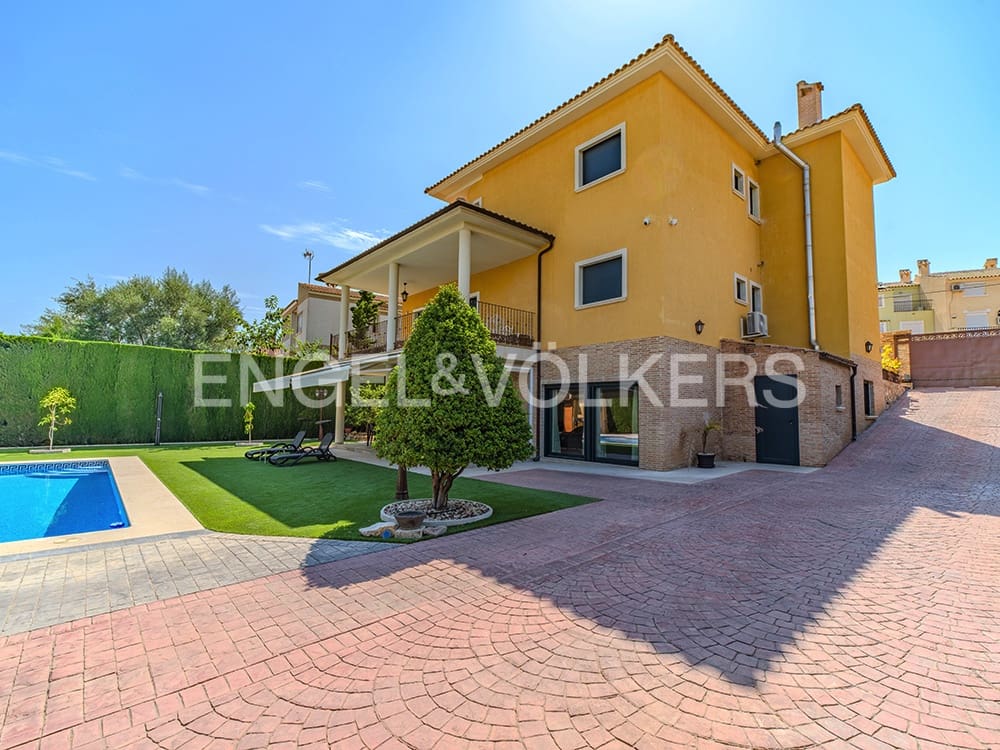 4 chambre Villa/Maison à vendre à Muchamiel / Mutxamel avec piscine garage - 899 000 € (Ref: 9114957)