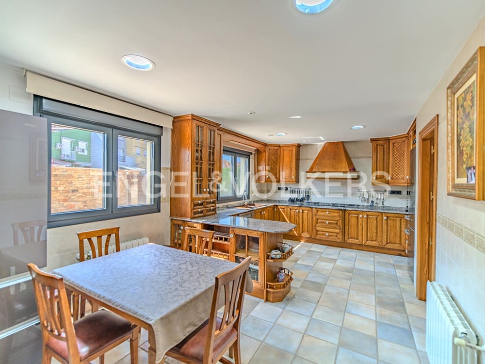 4 chambre Villa/Maison à vendre à Muchamiel / Mutxamel avec piscine garage - 899 000 € (Ref: 9114957)