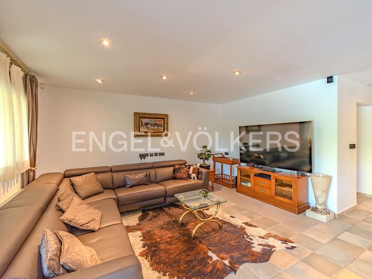 4 chambre Villa/Maison à vendre à Muchamiel / Mutxamel avec piscine garage - 899 000 € (Ref: 9114957)