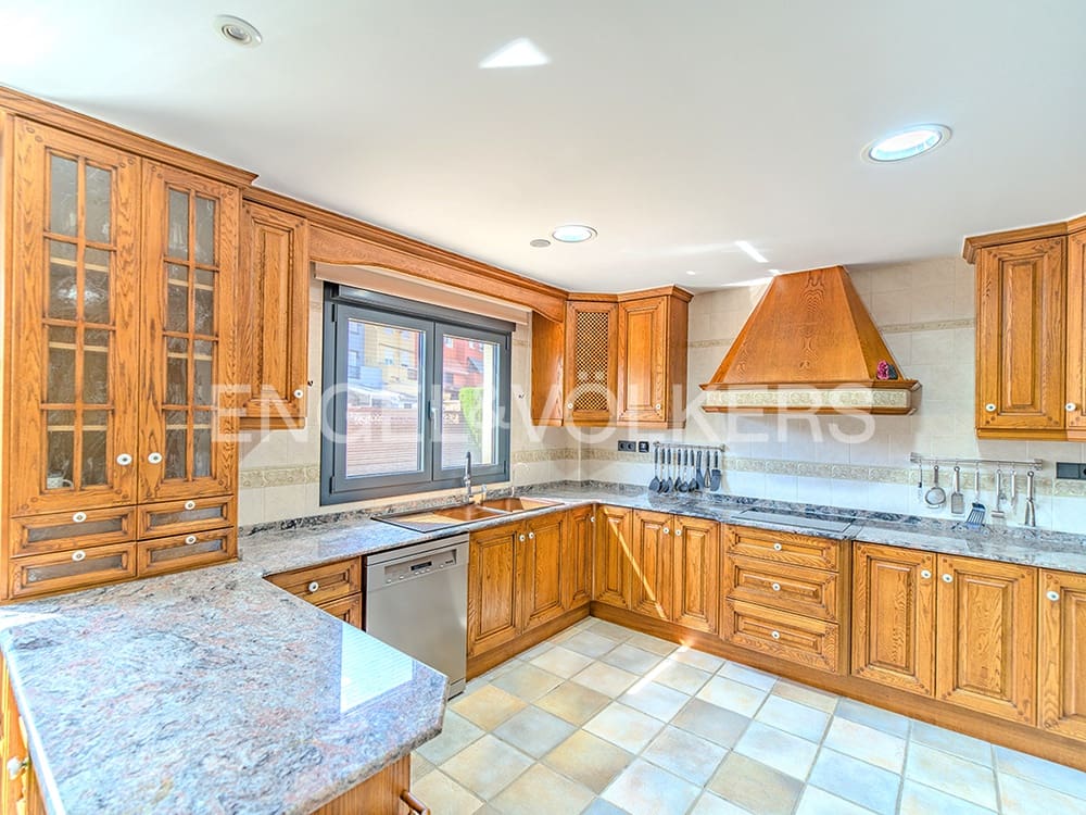 4 chambre Villa/Maison à vendre à Muchamiel / Mutxamel avec piscine garage - 899 000 € (Ref: 9114957)