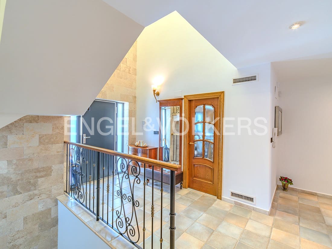 4 chambre Villa/Maison à vendre à Muchamiel / Mutxamel avec piscine garage - 899 000 € (Ref: 9114957)