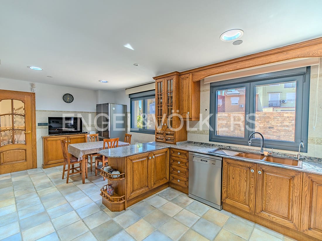 4 chambre Villa/Maison à vendre à Muchamiel / Mutxamel avec piscine garage - 899 000 € (Ref: 9114957)