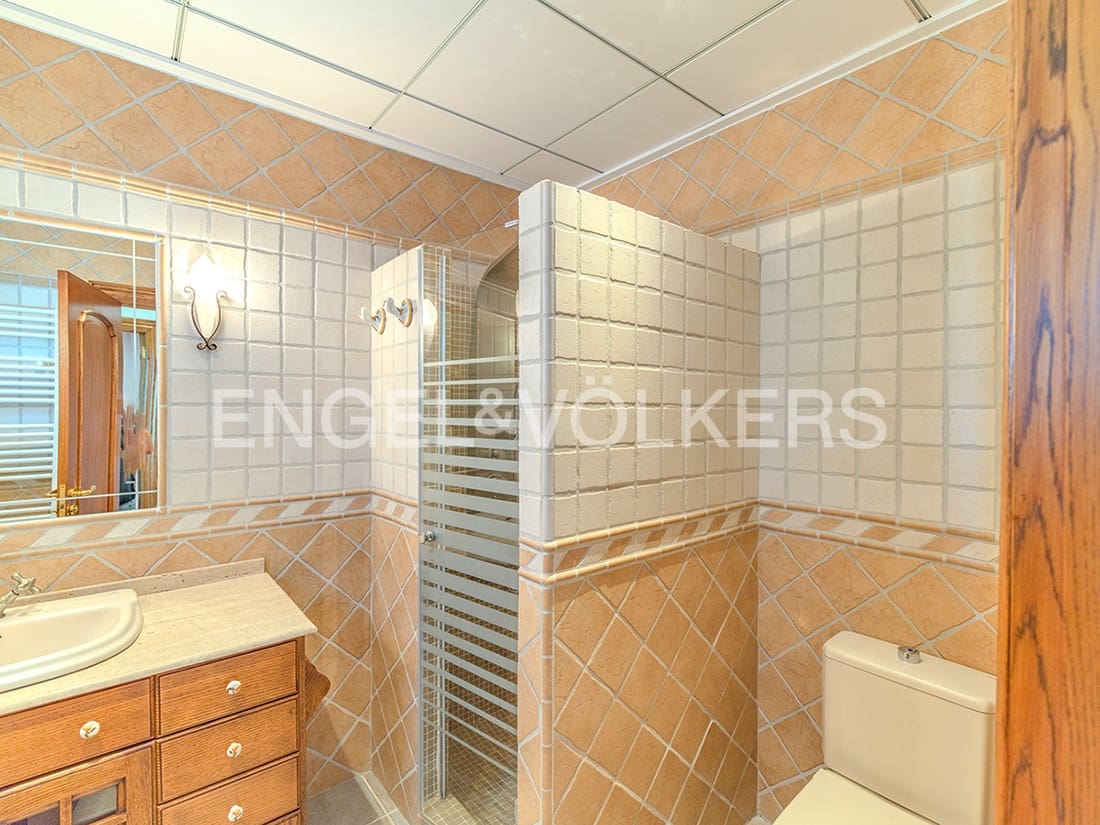 4 chambre Villa/Maison à vendre à Muchamiel / Mutxamel avec piscine garage - 899 000 € (Ref: 9114957)