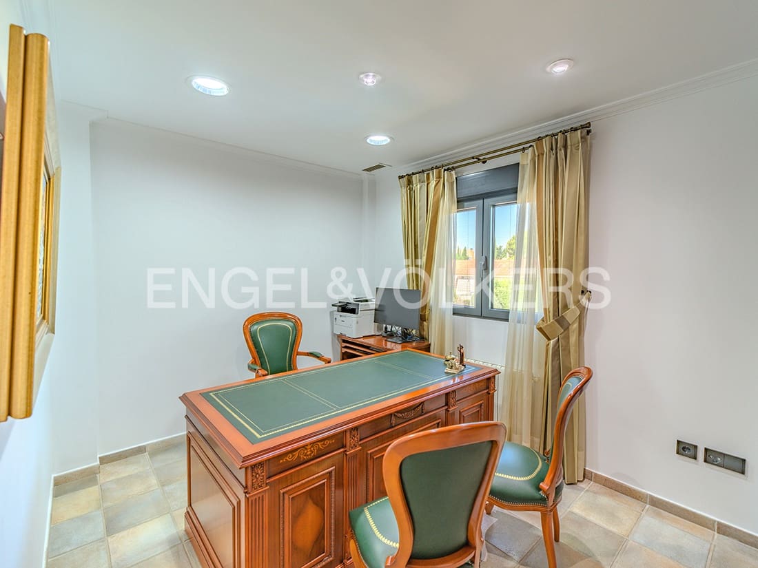 4 chambre Villa/Maison à vendre à Muchamiel / Mutxamel avec piscine garage - 899 000 € (Ref: 9114957)