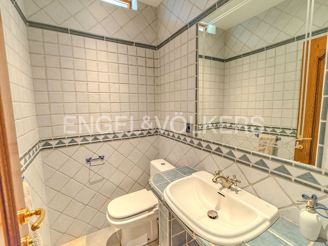 4 chambre Villa/Maison à vendre à Muchamiel / Mutxamel avec piscine garage - 899 000 € (Ref: 9114957)