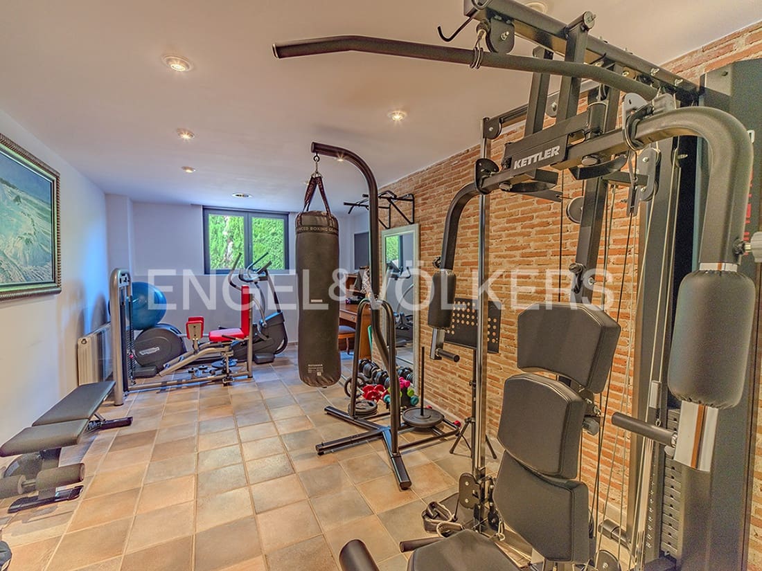 4 chambre Villa/Maison à vendre à Muchamiel / Mutxamel avec piscine garage - 899 000 € (Ref: 9114957)