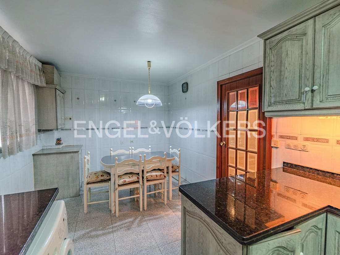 4 soveværelse Lejlighed til salg i Alicante by med garage - € 475.000 (Ref: 9156196)