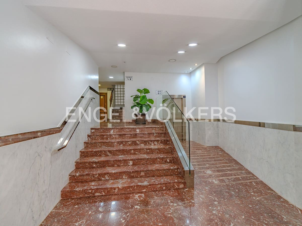 4 soveværelse Lejlighed til salg i Alicante by med garage - € 475.000 (Ref: 9156196)