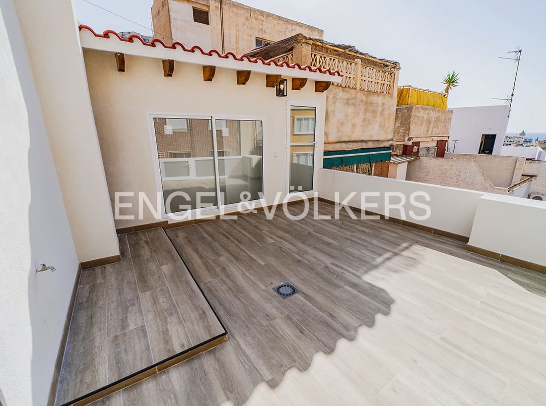 2 soveværelse Penthouse til salg i Alicante by - € 399.000 (Ref: 9183991)