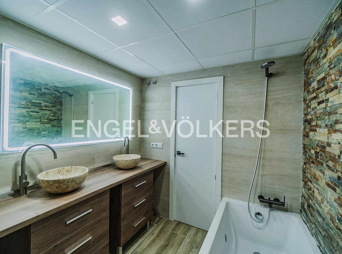 2 soveværelse Penthouse til salg i Alicante by - € 399.000 (Ref: 9183991)