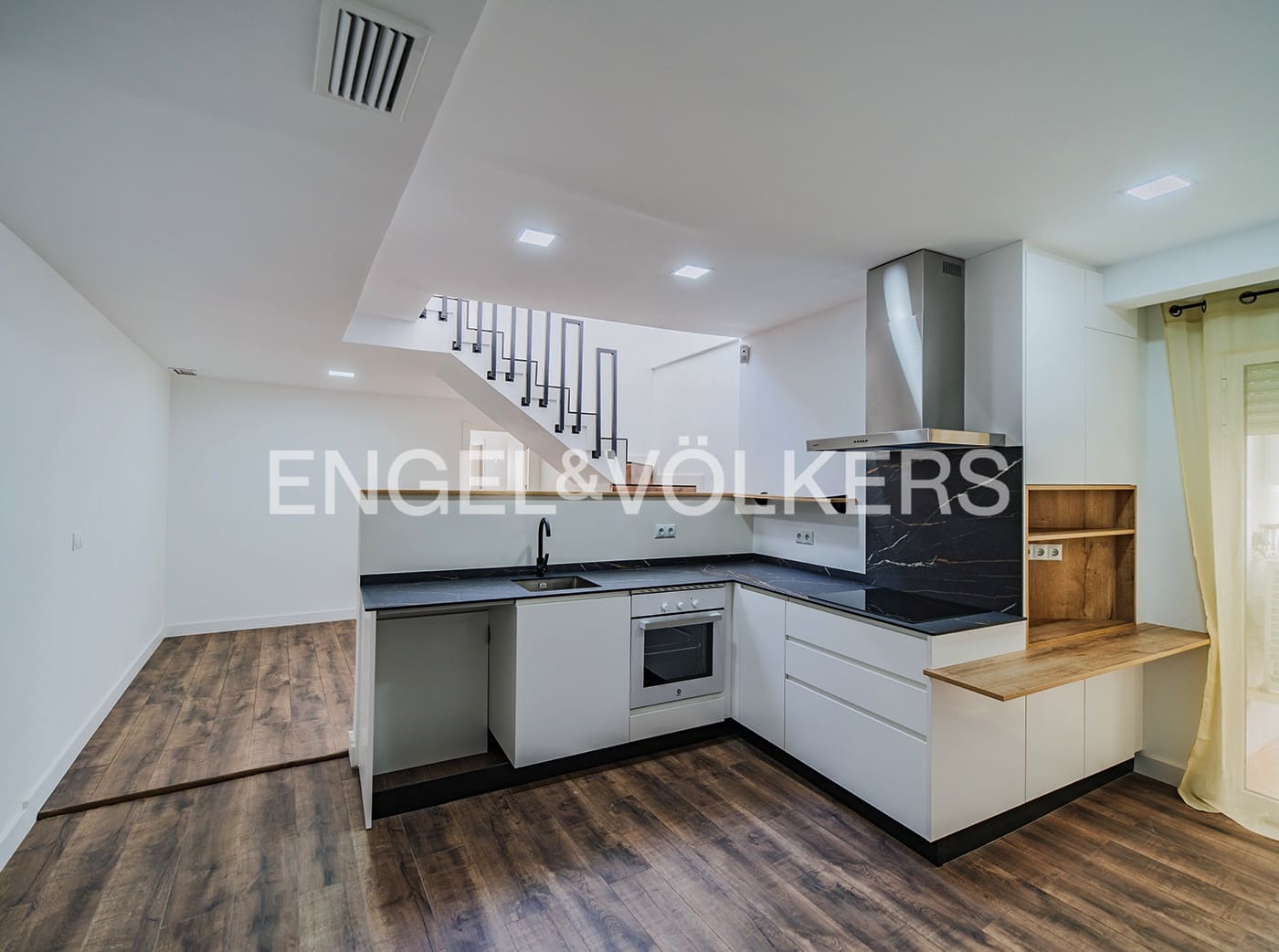 2 soveværelse Penthouse til salg i Alicante by - € 399.000 (Ref: 9183991)