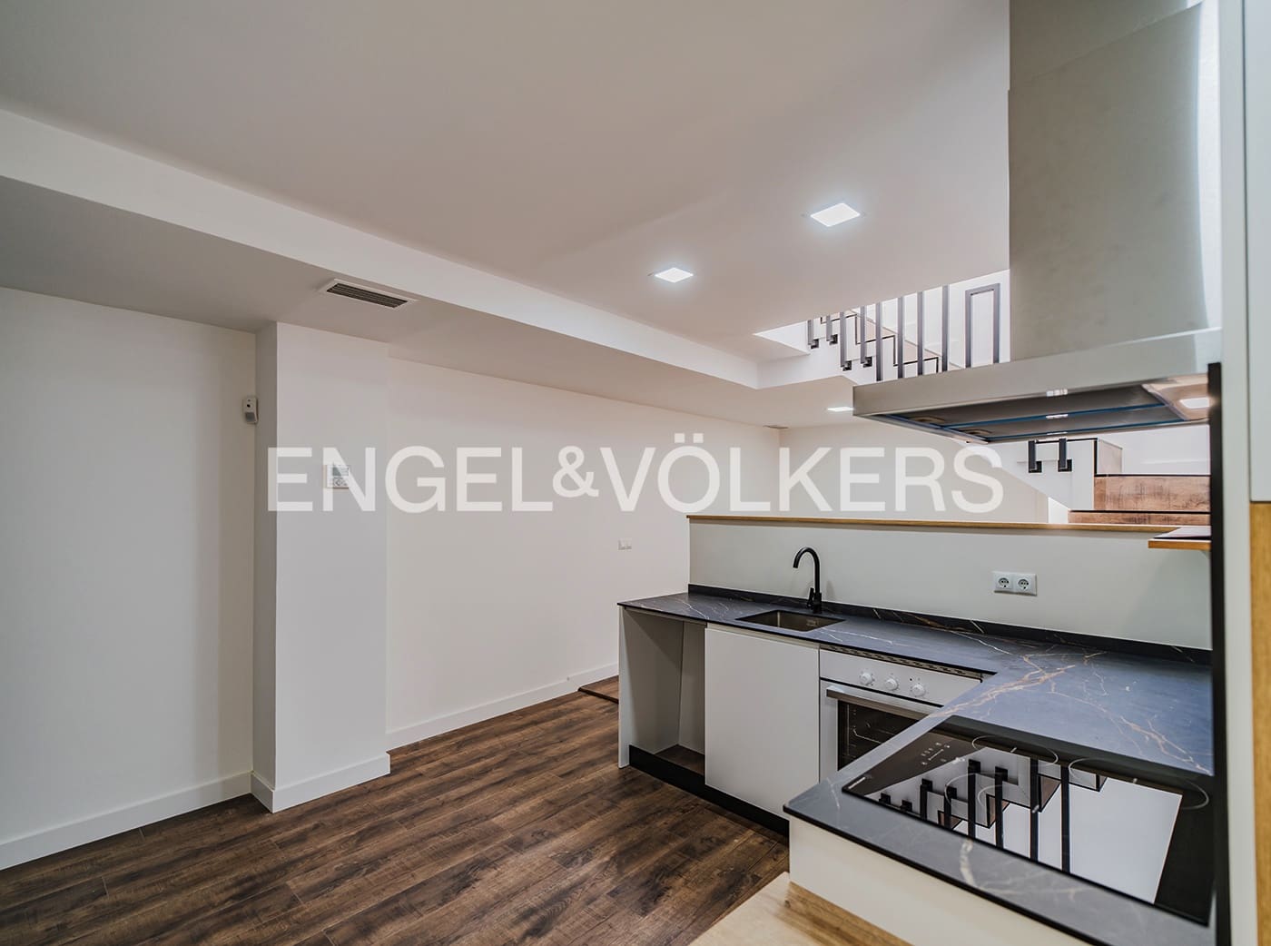 2 soveværelse Penthouse til salg i Alicante by - € 399.000 (Ref: 9183991)