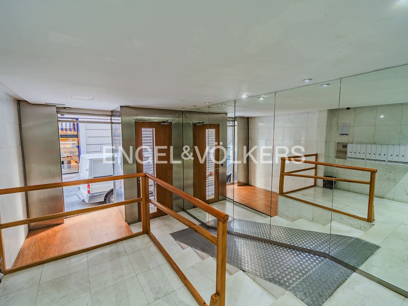 3 soveværelse Lejlighed til salg i Alicante by - € 1.100.000 (Ref: 9187389)