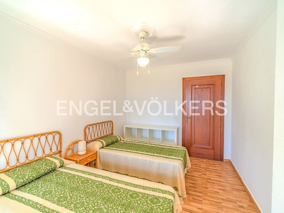 2 soverom Leilighet til salgs i Alicante by med svømmebasseng garasje - € 480 000 (Ref: 9215734)