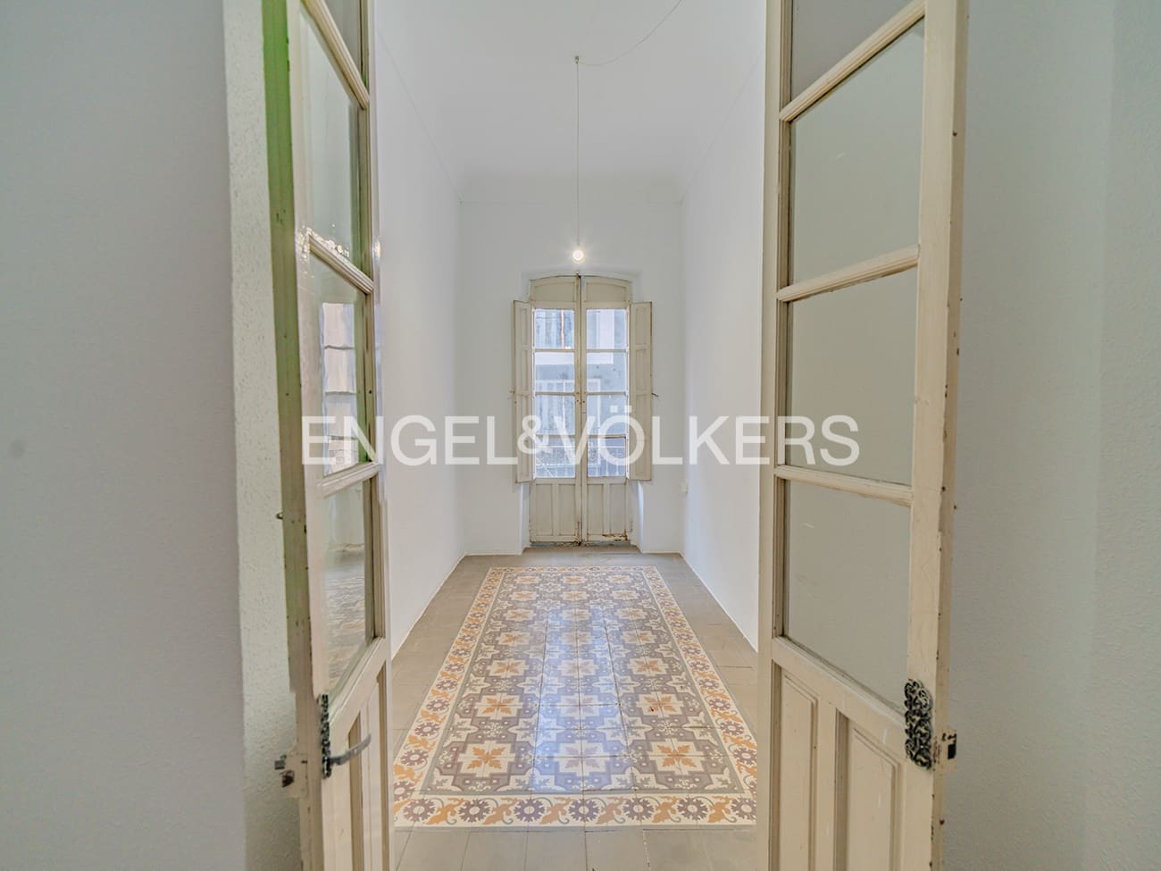 8 makuuhuone Asunto myytävänä paikassa Alicante kaupunki - 999 000 € (Ref: 9216051)