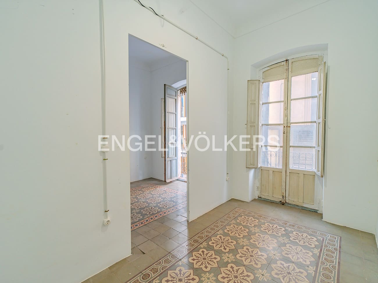 8 makuuhuone Asunto myytävänä paikassa Alicante kaupunki - 999 000 € (Ref: 9216051)