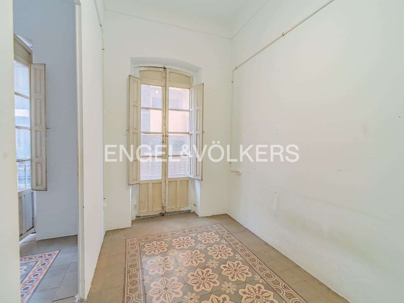 8 makuuhuone Asunto myytävänä paikassa Alicante kaupunki - 999 000 € (Ref: 9216051)