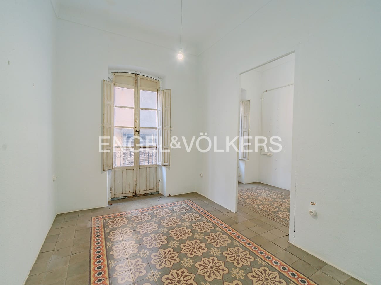 8 makuuhuone Asunto myytävänä paikassa Alicante kaupunki - 999 000 € (Ref: 9216051)