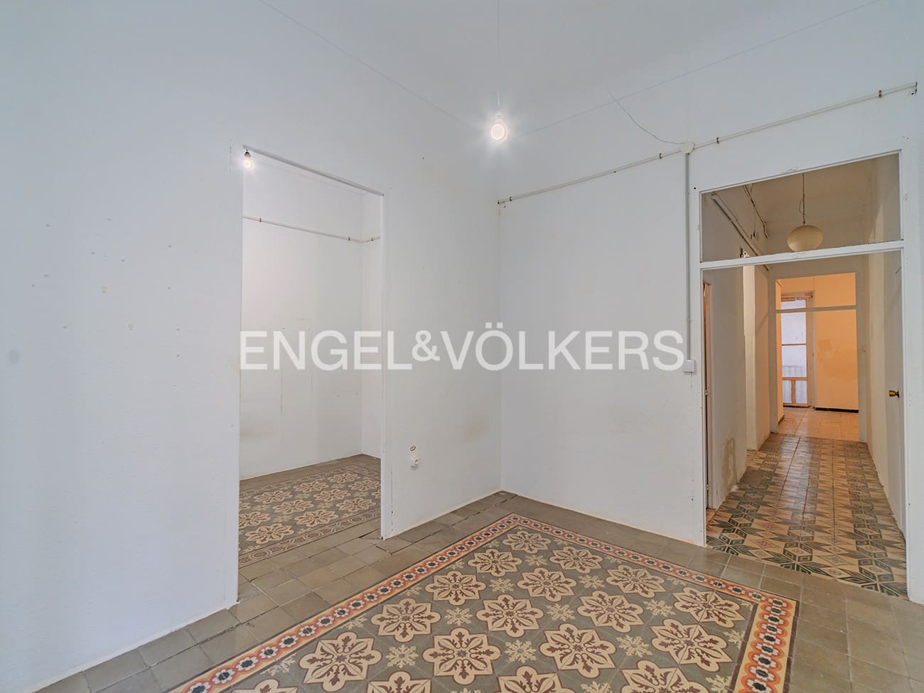 8 makuuhuone Asunto myytävänä paikassa Alicante kaupunki - 999 000 € (Ref: 9216051)