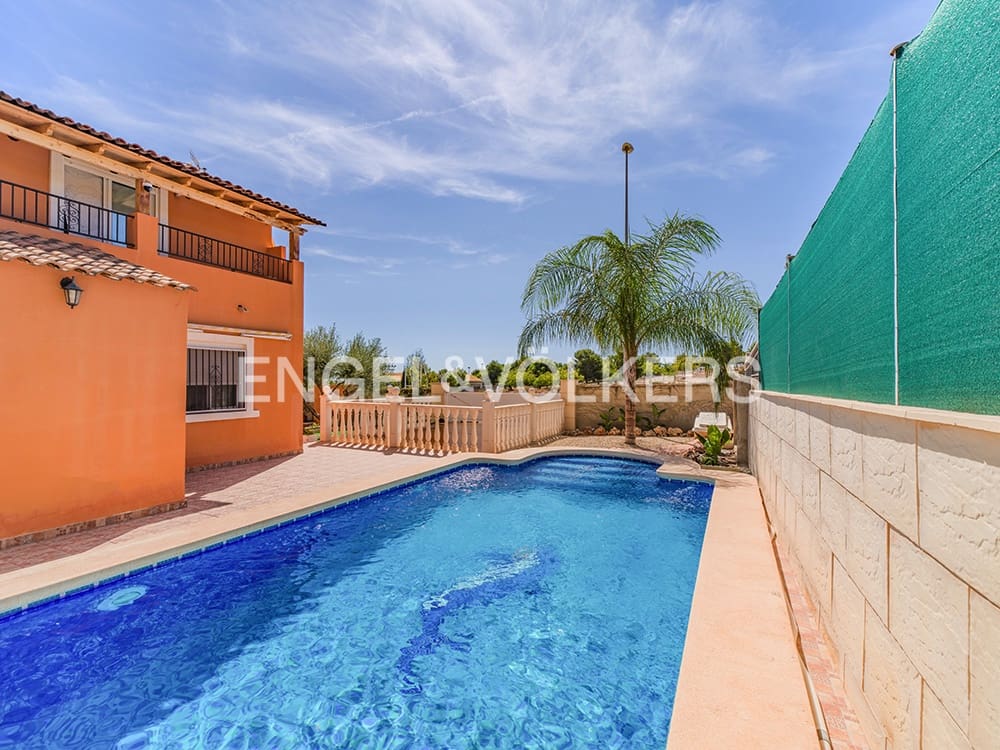 3 soveværelse Villa til salg i Muchamiel / Mutxamel med swimmingpool garage - € 469.000 (Ref: 9216345)