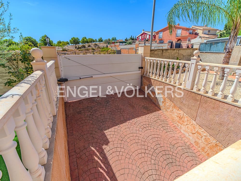 3 soveværelse Villa til salg i Muchamiel / Mutxamel med swimmingpool garage - € 469.000 (Ref: 9216345)