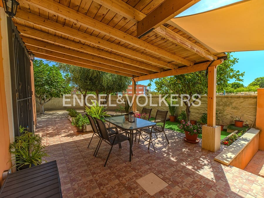 3 soveværelse Villa til salg i Muchamiel / Mutxamel med swimmingpool garage - € 469.000 (Ref: 9216345)