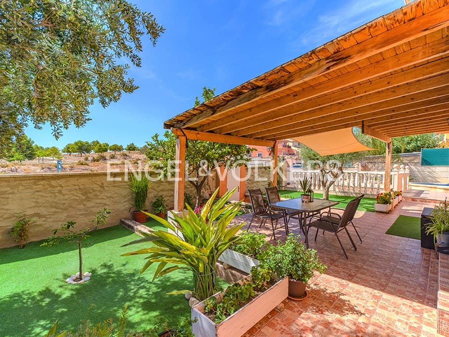 3 soveværelse Villa til salg i Muchamiel / Mutxamel med swimmingpool garage - € 469.000 (Ref: 9216345)