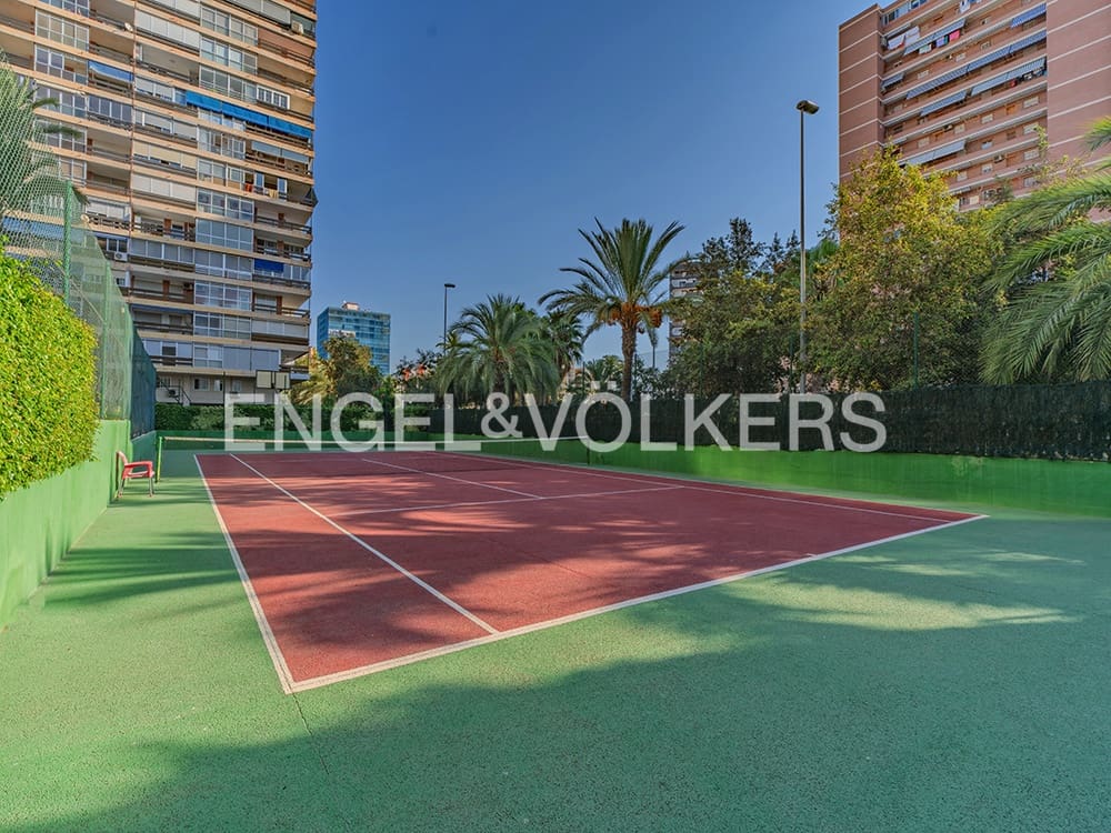 2 chambre Appartement à vendre à Alicante ville avec piscine garage - 420 000 € (Ref: 9271704)