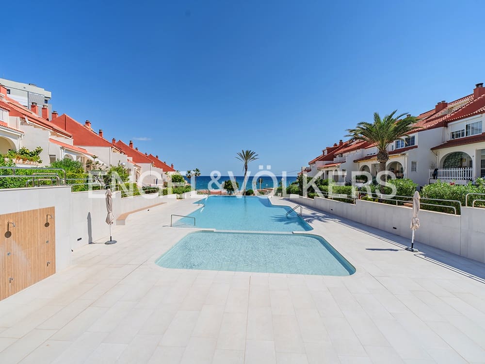 4 soverom Bungalow til salgs i Alicante by med svømmebasseng garasje - € 850 000 (Ref: 9274649)