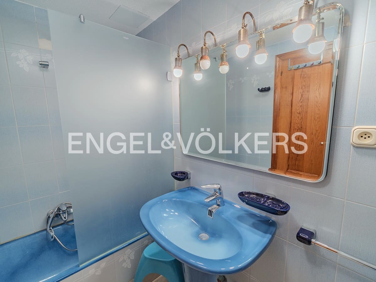 4 soverom Bungalow til salgs i Alicante by med svømmebasseng garasje - € 850 000 (Ref: 9274649)