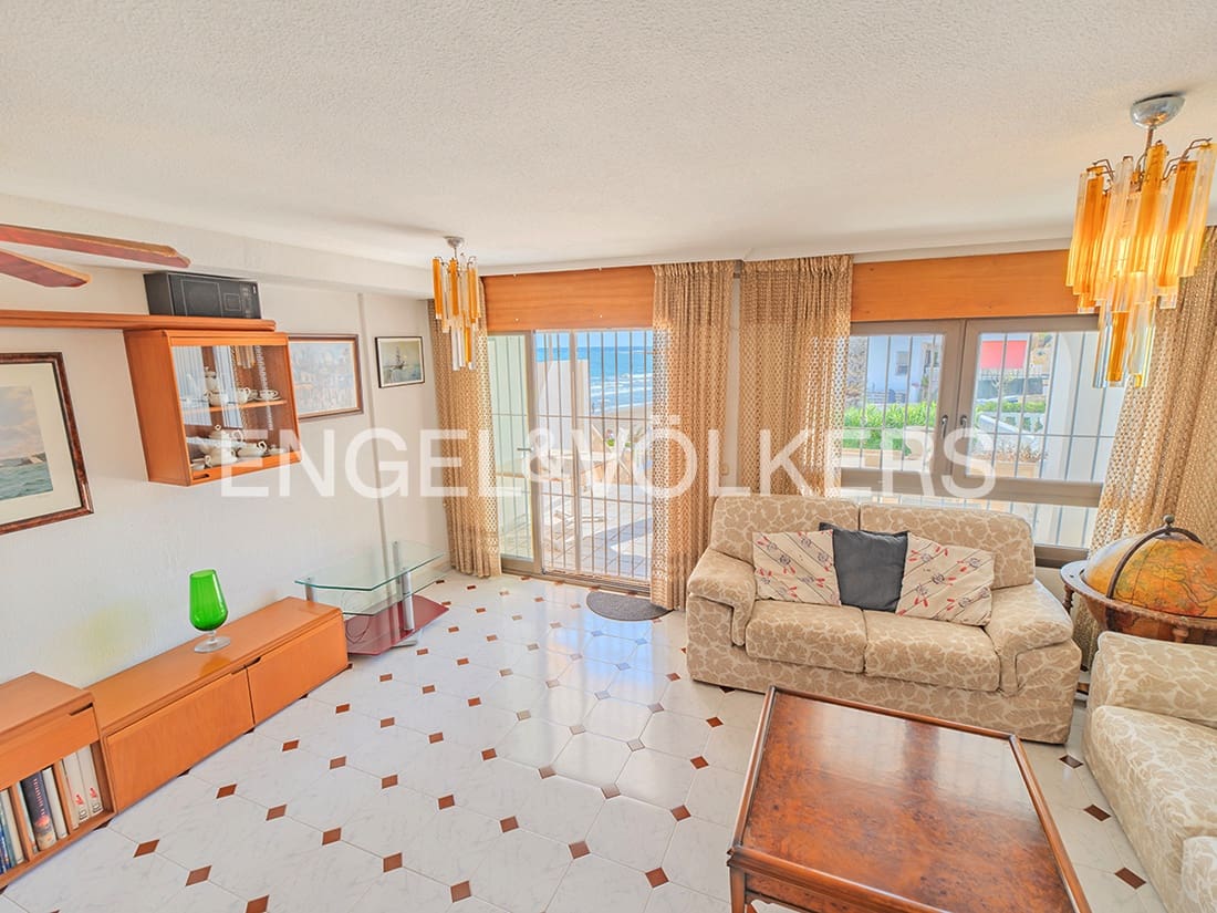 4 soverom Bungalow til salgs i Alicante by med svømmebasseng garasje - € 850 000 (Ref: 9274649)