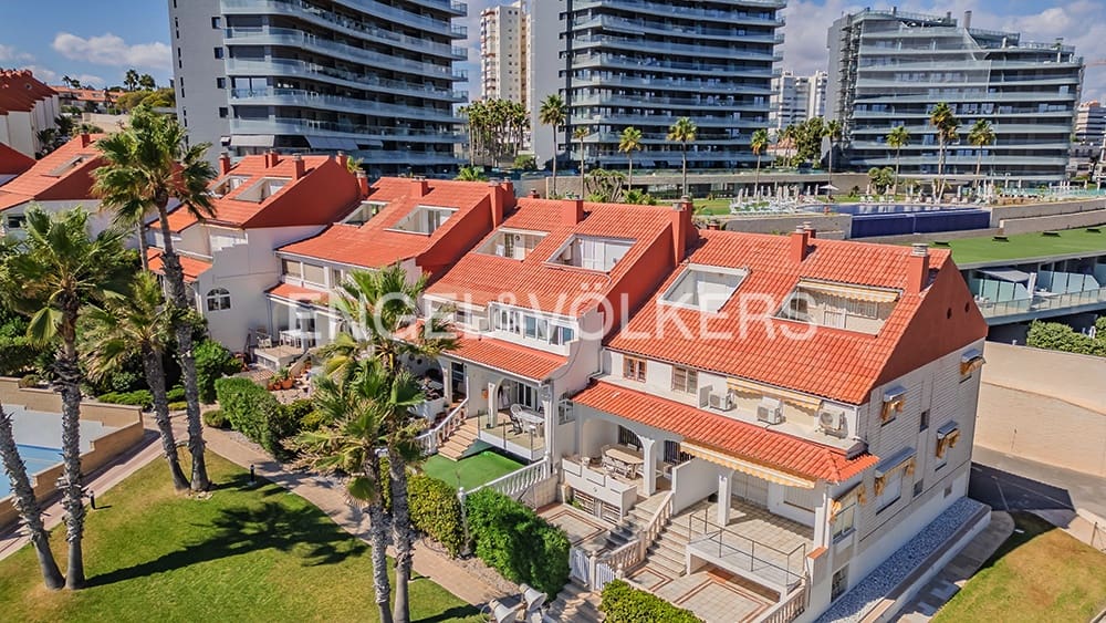 4 soverom Bungalow til salgs i Alicante by med svømmebasseng garasje - € 850 000 (Ref: 9274649)