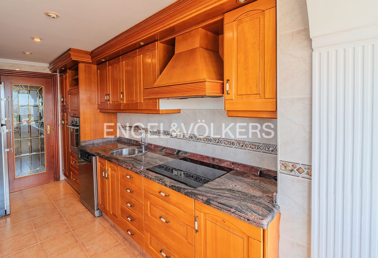 4 soveværelse Lejlighed til salg i El Campello med swimmingpool garage - € 1.350.000 (Ref: 9274721)