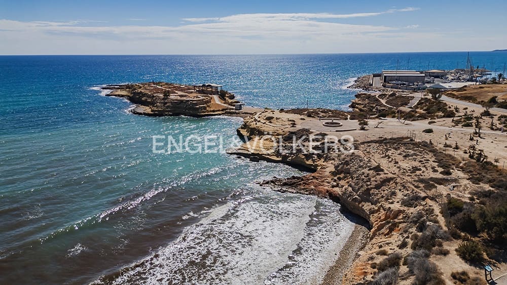 Bungalow for sale in El Campello with pool garage - € 1,025,000 (Ref: 9296308)