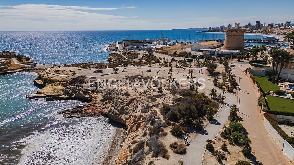 Bungalow for sale in El Campello with pool garage - € 1,025,000 (Ref: 9296308)