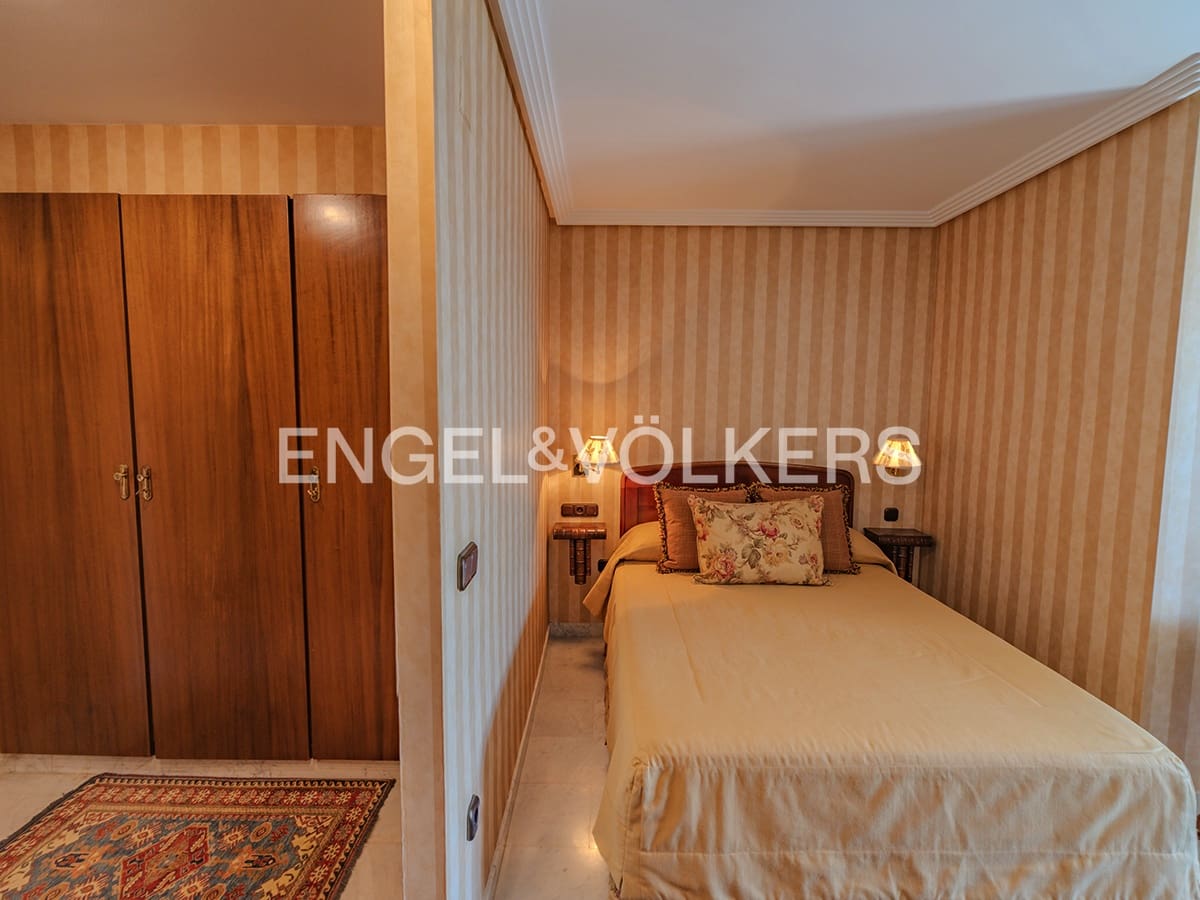 6 sypialnia Mieszkanie na sprzedaż w Miasto Alicante / Alacant z garażem - 1 900 000 € (Ref: 9311435)