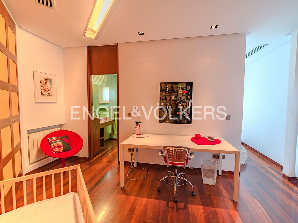 Villa til salg i Elche / Elx med swimmingpool garage - € 1.200.000 (Ref: 9314243)